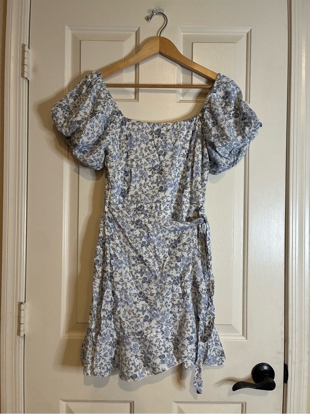 Trixxi Light Blue Floral Puff-Sleeve Mini Dress